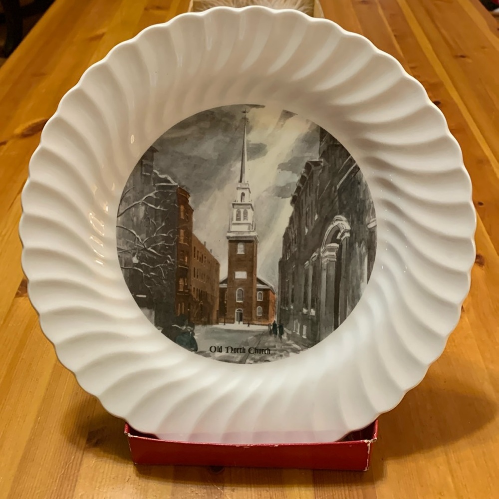 FREE WITH PURCHASE***** Vintage Johnson Brothers “Old North Church” plate, EUC
